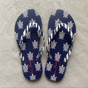Vera Bradley Flip Flops Size Medium (7-8) 🌊